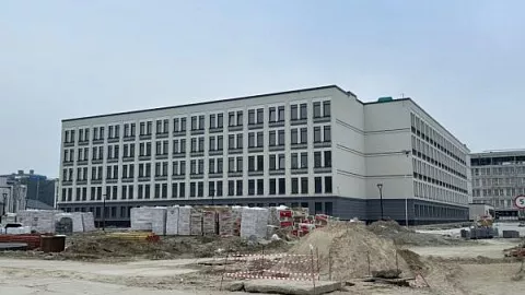 В строящемся общежитии неокампуса «Кантиана» завершились фасадные работы