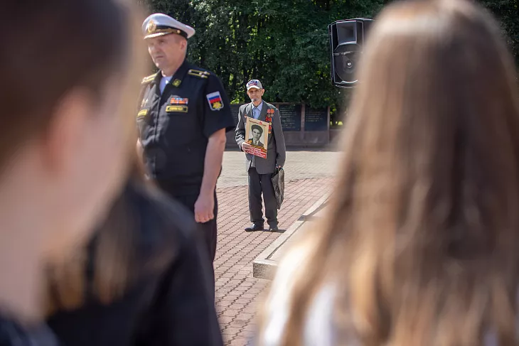 Студенты БФУ возложили цветы на&nbsp;площади маршала Василевского |  11