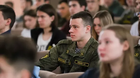 Студенты БФУ им. И. Канта проверили знания истории в олимпиаде «От прошлого к будущему: Защитники Отечества»
