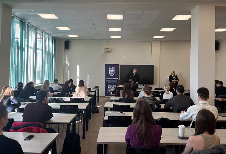 Начальник полиции Калининградской области провел встречу со&nbsp;студентами БФУ  в&nbsp;формате открытого диалога |  4