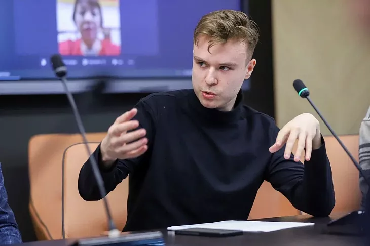 «11 лет в единстве»: студенты БФУ им. И. Канта обсудили социальные проекты с активистами Севастополя  |  5
