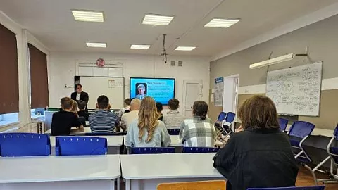 Старшеклассникам поселка Железнодорожный рассказали о деструктивной сущности экстремистской идеологии