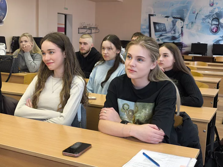 Открытый диалог: эксперт БФУ раскрыл студентам РАНХиГС секреты антитеррористической защиты |  1