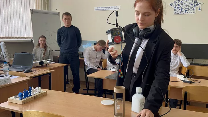 Участники конкурса «Звезда Будущего» разработали питатель для лабораторного экструдера НОЦ «SmartTextiles» |  1