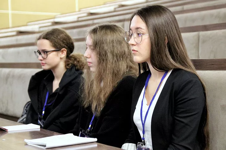 В БФУ состоялся кейс-чемпионат школьников по экономике и предпринимательству |  9