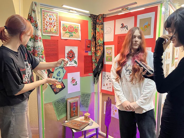 В БФУ им.&nbsp;И.&nbsp;Канта открылась выставка «Русские узоры» |  7