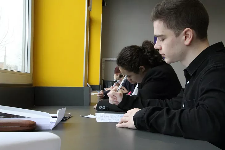 Студенты БФУ сыграли в «Ключевую ставку» вместе с Центральным банком РФ |  5