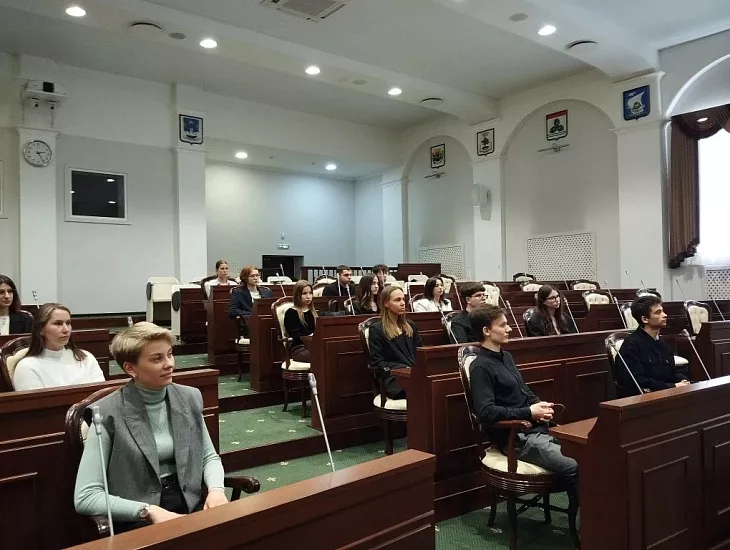 Студенты Высшей школы права БФУ посетили Законодательное Собрание Калининградской области |  1