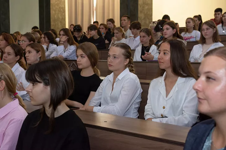 В «Медицинские классы» БФУ поступили 64 калининградских школьника  |  1