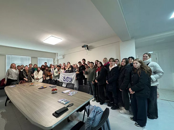 Из Калининграда — на&nbsp;Восток: студенты БФУ им.&nbsp;И.&nbsp;Канта познакомились с&nbsp;развитием Владивостока и&nbsp;приграничного Китая |  3