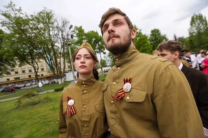 В центре Калининграда студенты БФУ им.&nbsp;И.&nbsp;Канта исполнили «Вальс Победы»  |  6