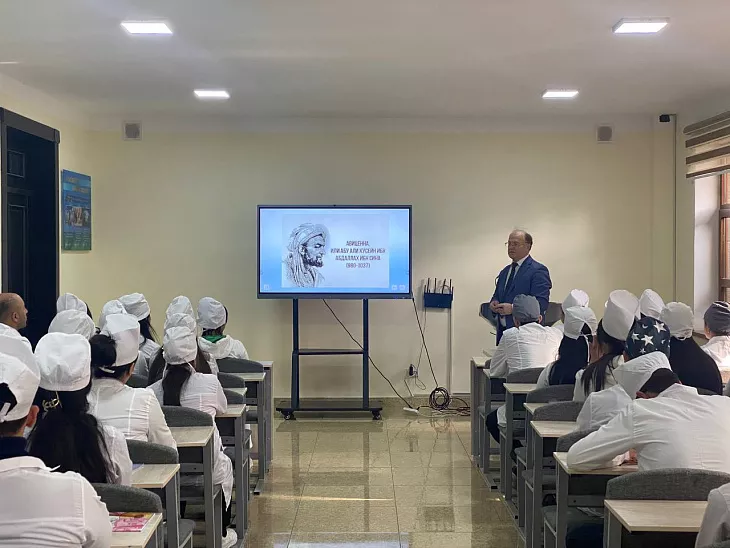 Профессора БФУ прочитали лекции по&nbsp;медицине в&nbsp;Самаркандском государственном медицинском университете |  2