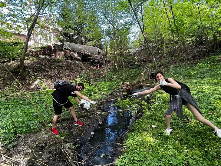 Иностранные студенты БФУ приняли участие в экоакции «Вода России» |  2