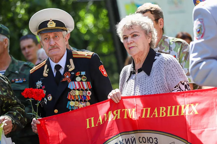 Максим Демин на митинге в честь Дня ветеранов боевых действий |  1