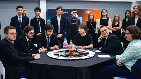 Клуб знатоков, студмедиа и танцы — подборка студенческих сообществ БФУ