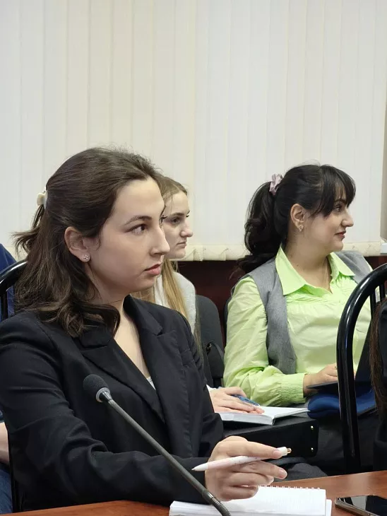 Открытый диалог: будущие юристы обсудили вопросы противодействия правонарушениям с сотрудником региональной прокуратуры |  4