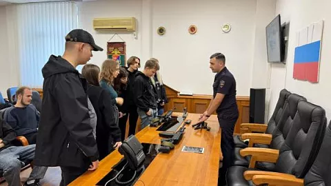 Транспортные полицейские провели для студентов БФУ им. И. Канта практикоориентированное занятие