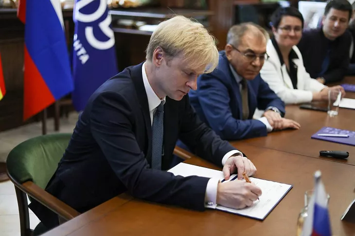 БФУ и&nbsp;Белорусский государственный университет подписали дорожную карту о&nbsp;сотрудничестве |  7