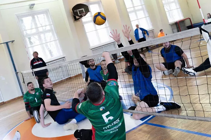 В БФУ им.&nbsp;И.&nbsp;Канта состоялся товарищеский матч по&nbsp;волейболу сидя |  7