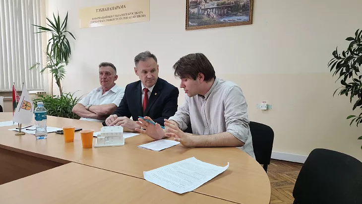 Сотрудники БФУ им. И. Канта представили цифровые проекты на международном круглом столе «Великая Победа, добытая единством» в Бресте |  2
