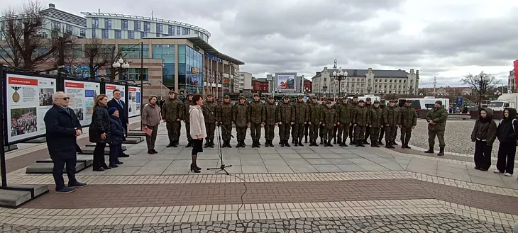Студенты Военного учебного центра БФУ почтили память героев штурма Кенигсберга |  4
