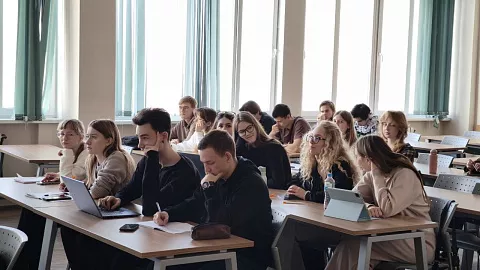 «Мировоззренческое кино»: студенты-юристы БФУ посмотрели драму «Защитник Седов»