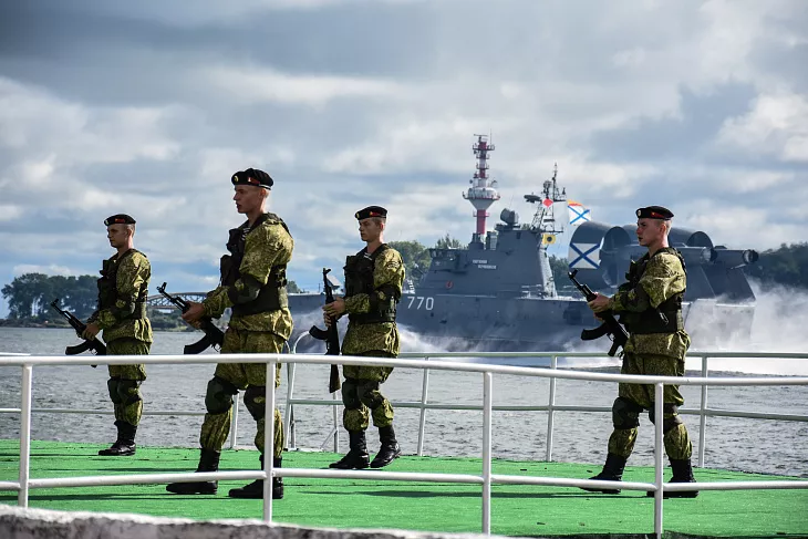 Студенты и сотрудники БФУ посетили генеральную репетицию военно-морского парада, посвященного Дню ВМФ |  3