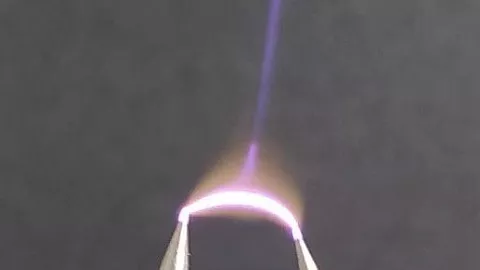 Калининградские ученые предложили более экономичный способ получения нетермальной плазмы для лечения кожи