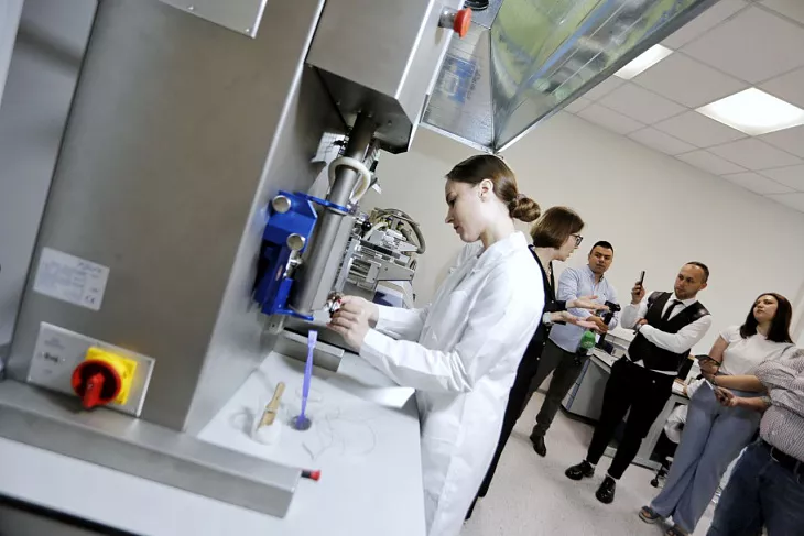 В БФУ отрыли новую лабораторию по производству функционального текстиля SmartTextiles |  1