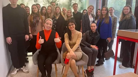 Для студентов БФУ провели экскурсию в фиджитал-офисе Альфа-банка