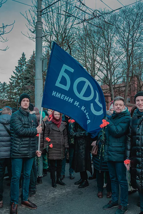 Студенты и сотрудники БФУ возложили цветы к памятнику 1200 гвардейцам |  4