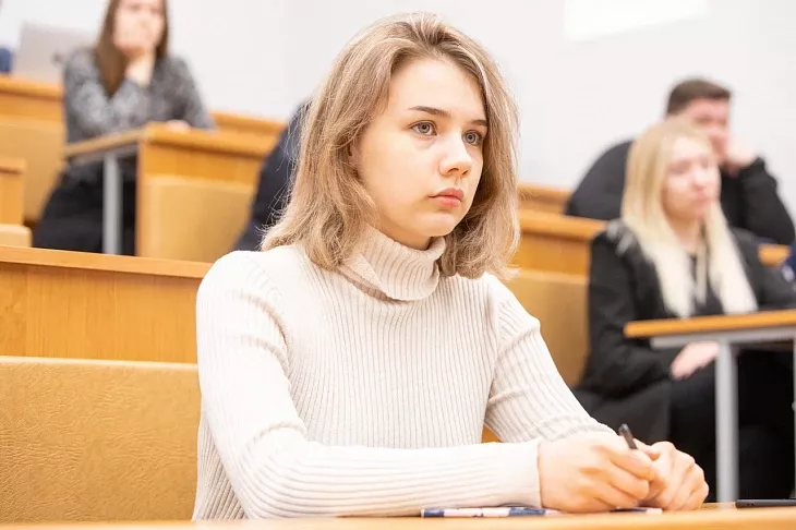 Ректор БФУ провел встречу со студентами по теме чудо-стипендии |  4