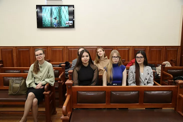 Для студентов-юристов прошли практико-ориентированные занятия в судах |  1