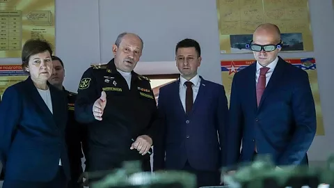 Будем развивать и дальше: губернатор Алексей Беспрозванных посетил Военный учебный центр БФУ