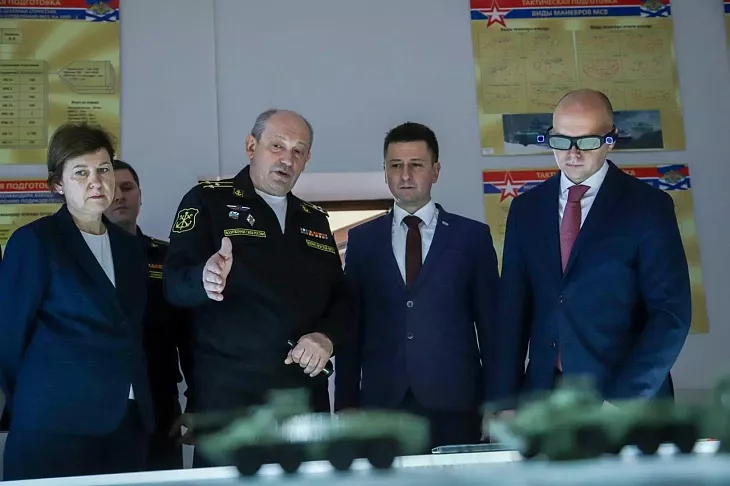 Будем развивать и дальше: губернатор Алексей Беспрозванных посетил Военный учебный центр БФУ |  9