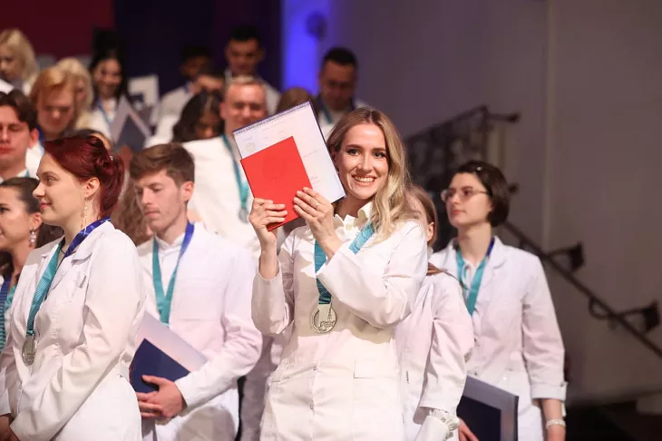 «Медицина — это по-любви»: БФУ им. И. Канта выпустил более 600 специалистов для сферы здравоохранения  |  1
