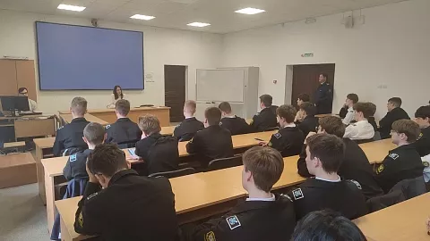 Специалисты Координационного центра БФУ провели открытый диалог для курсантов БГА